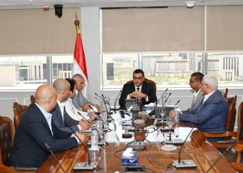 الشربيني يوجه رسالة صارمة لشركات صيانة المشروعات السكنية بالمدن الجديدة