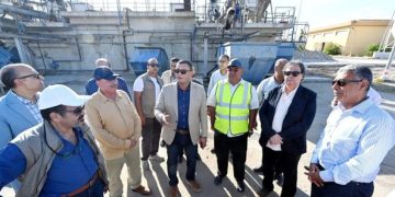وزير الإسكان يتفقد مشروع محطة معالجة صرف صحي العامرية بالإسكندرية