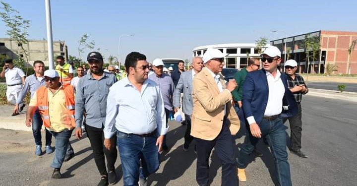 الشربيني يوجه بتنفيذ أعمال الصيانة لمحاور الطرق بمدينة العبور