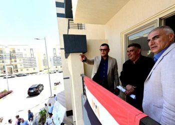 وزير الإسكان يتفقد وحدات سكن لكل المصريين بمدينة السادات