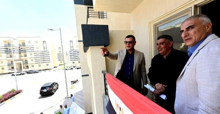وزير الإسكان يتفقد وحدات سكن لكل المصريين بمدينة السادات
