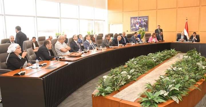 خدمات للدوائر والا بيزنس للنواب .. الشربيني يعقد اجتماعه الدوري مع أعضاء البرلمان 1 خدمات للدوائر والا بيزنس للنواب .. الشربيني يعقد اجتماعه الدوري مع أعضاء البرلمان