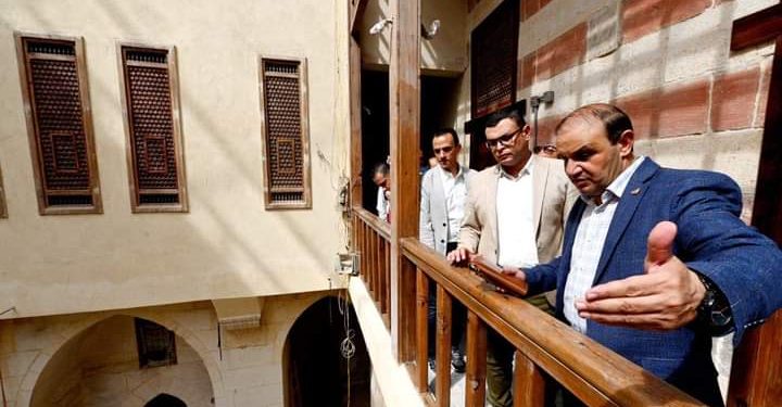 وزير الإسكان يتفقد مشروع ترميم وكالة قايتباى بالجمالية