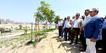 وزير الإسكان يتابع مشروع تطوير حديقة تلال الفسطاط