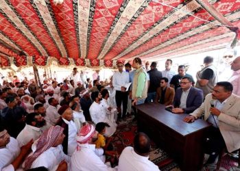 وزير الإسكان يؤكد لأهالي تواجدات رأس الحكمة أنهم لن يتركوا منازلهم دون تعويض