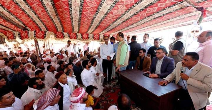 وزير الإسكان يؤكد لأهالي تواجدات رأس الحكمة أنهم لن يتركوا منازلهم دون تعويض