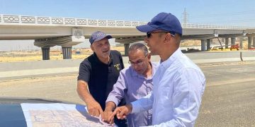 رئيس جهاز القاهرة الجديدة يتفقد مشروعات الطرق بمناطق الامتداد الجنوبي