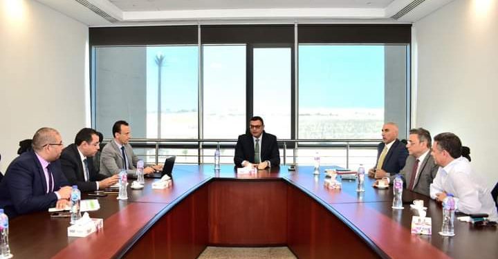 وزير الإسكان يستعرض خطط شركات تسويق المشروعات السكنية