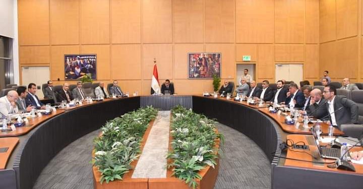 الشربيني يوجه بالإسراع بمعدلات تنفيذ شقق سكن لكل المصريين