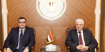 وزيرا الإسكان والتعليم العالي يستعرضان موقف تشغيل جامعتى العلمين والمنصورة الأهليتين