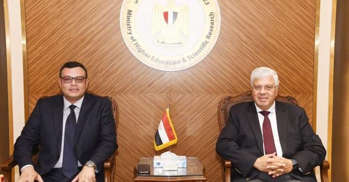 وزيرا الإسكان والتعليم العالي يستعرضان موقف تشغيل جامعتى العلمين والمنصورة الأهليتين 1 وزيرا الإسكان والتعليم العالي يستعرضان موقف تشغيل جامعتى العلمين والمنصورة الأهليتين