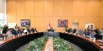 الشربيني: التعامل مع المستثمرين المصريين بالعملة المحلية.. وإتاحة الفرص للشراكات المصرية الأجنبية