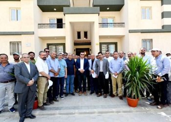 وزير الإسكان يتفقد سير العمل في شقق سكن لكل المصريين بمدينة العبور الجديدة