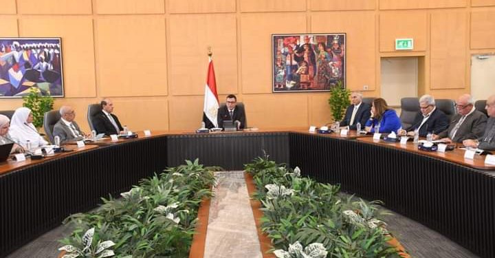 وزير الإسكان يتابع الاستعداد للمشاركة بالمنتدى الحضرى العالمى 1 المنتدى الحضرى العالمى