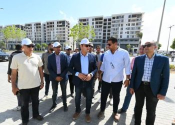 وزير الإسكان يتابع موقف تسليم الوحدات السكنية لحاجزيها بـ العلمين الجديدة