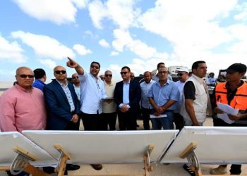 وزير الإسكان يتفقد موقف تنفيذ أعمال المرافق والطرق بمنطقة غرب الضبعة