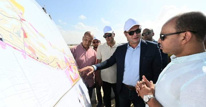 وزير الإسكان يتفقد سير العمل بـ مارينا 8 على البحيرة 1 وزير الإسكان يتفقد سير العمل بـ مارينا 8 على البحيرة