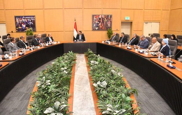 الشربيني لـ مستثمري العاشر من رمضان: حريصون على توفير الفرص الاستثمارية بمختلف المجالات 1 مستثمري العاشر من رمضان