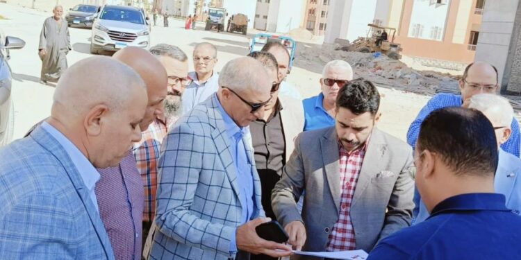 المهندس أمين غنيم يتفقد المشروعات السكنية بـ العبور الجديدة 1 المهندس أمين غنيم
