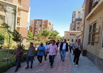وزير الإسكان يتابع أعمال تطوير المناطق الصناعية والسكنية بمدن العبور والعاشر وبدر