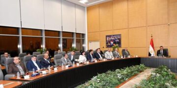 الشربيني يلتقى المطورين العقاريين لبحث مشاركتهم فى المنتدى الحضرى العالمى الـ12