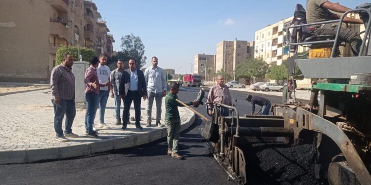 رئيس جهاز مدينة 15 مايو يتفقد رفع كفاءة الطرق والأحياء السكنية بالمرحلة الثالثة 1 جهاز مدينة 15 مايو