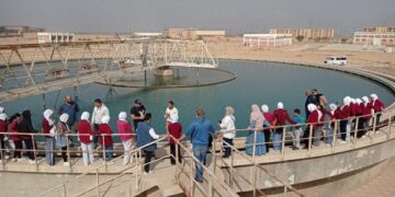 جهاز العاشر من رمضان يستقبل طلاب مدرستين للتعرف على مشروعات المدينة