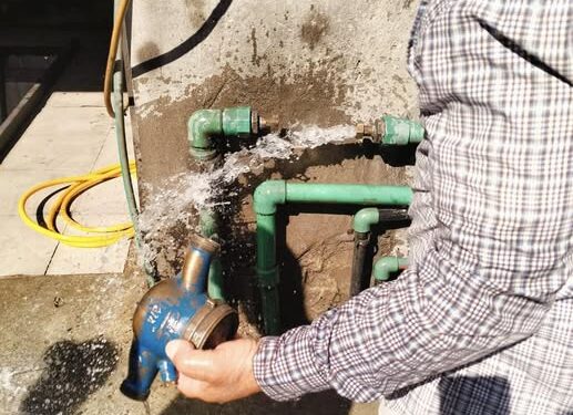 لصوص المياه