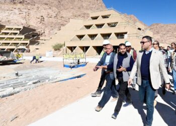 وزير الإسكان