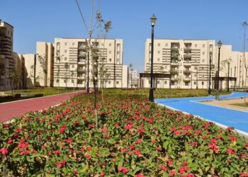 وزير الإسكان يوجه بسرعة الانتهاء من شقق سكن لكل المصريين بأكتوبر الجديدة