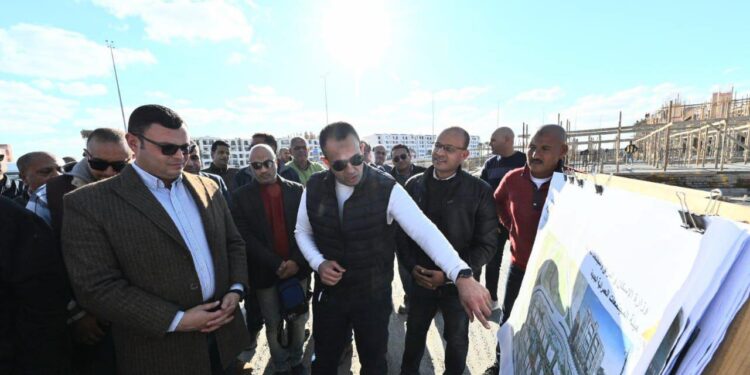 الشربيني يتفقد مشروع البحيرة بـ نيو مارينا و مارينا 8 1 نيو مارينا