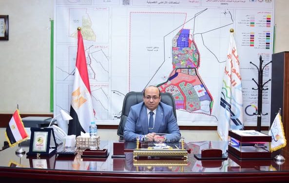 المهندس شريف عبد البديع يتابع أعمال الصيانة والتنظيف في سوهاج الجديدة