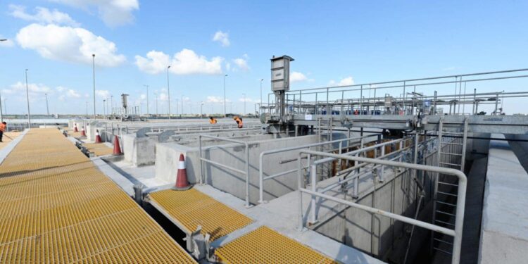 الشربيني": تم وجارٍ تنفيذ 272 مشروع كهرباء..و757 مشروع مياه وصرف وطرق 1 مشروع مياه