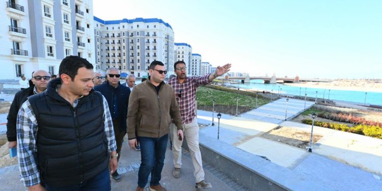 وزير الإسكان يتفقد الحي اللاتيني بمدينة العلمين الجديدة