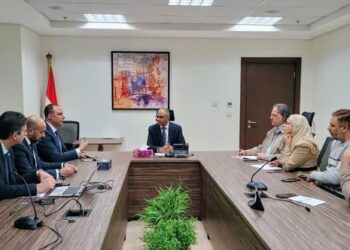 نائب وزير الإسكان يبحث التعاون مع إحدى الشركات المتخصصة بمشروعات المرافق