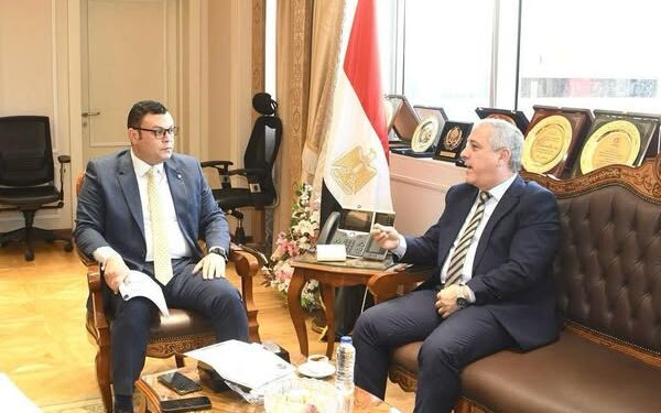 وزير الإسكان