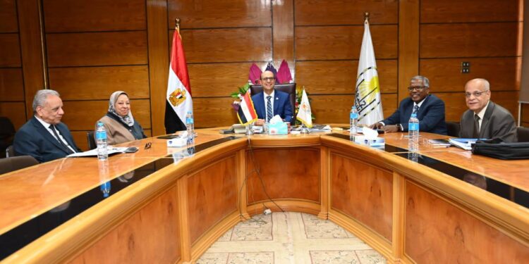 رئيس جامعة أسيوط