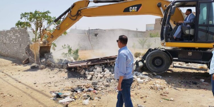 إزالة 39 حالة تعد .. محافظ أسيوط: 24 أكتوبر نهاية الموجة الـ 27 1 الموجة الـ 27