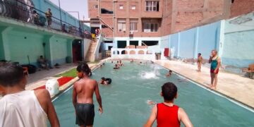 حمام سباحة خاص