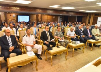 محافظ أسيوط يتابع التوسع في أبراج الحمام ومناحل العسل