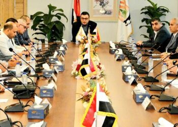 حكاية سيدة أعمال زايد والمسؤول الكبير.. كواليس أزمة هزّت مكتب وزير الإسكان